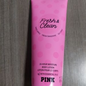 Victoria's Secret Fresh & Clean body lotion NWOT